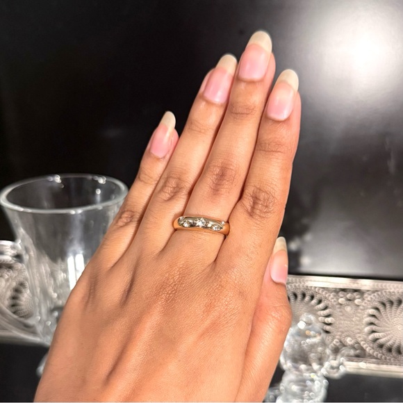 Gold Star Ring - Picture 2 of 7